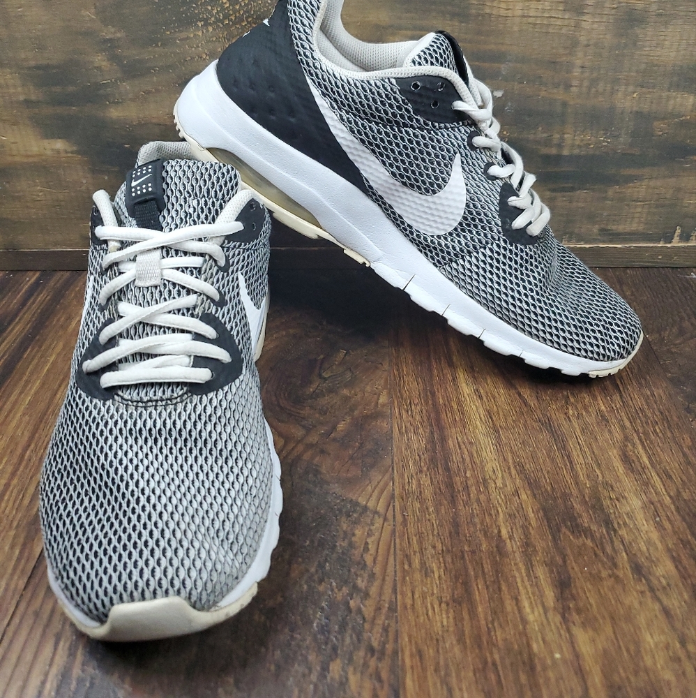 Nike Air Max Motion LW SE  Sneaker Athletic Shoe Lace Up 844836-004 Mens Size 10